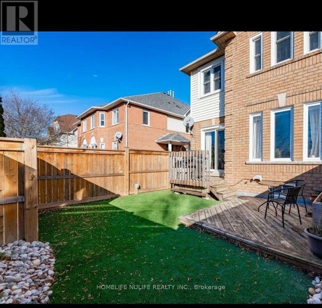 Building Photo - 114 Fellowes Crescent