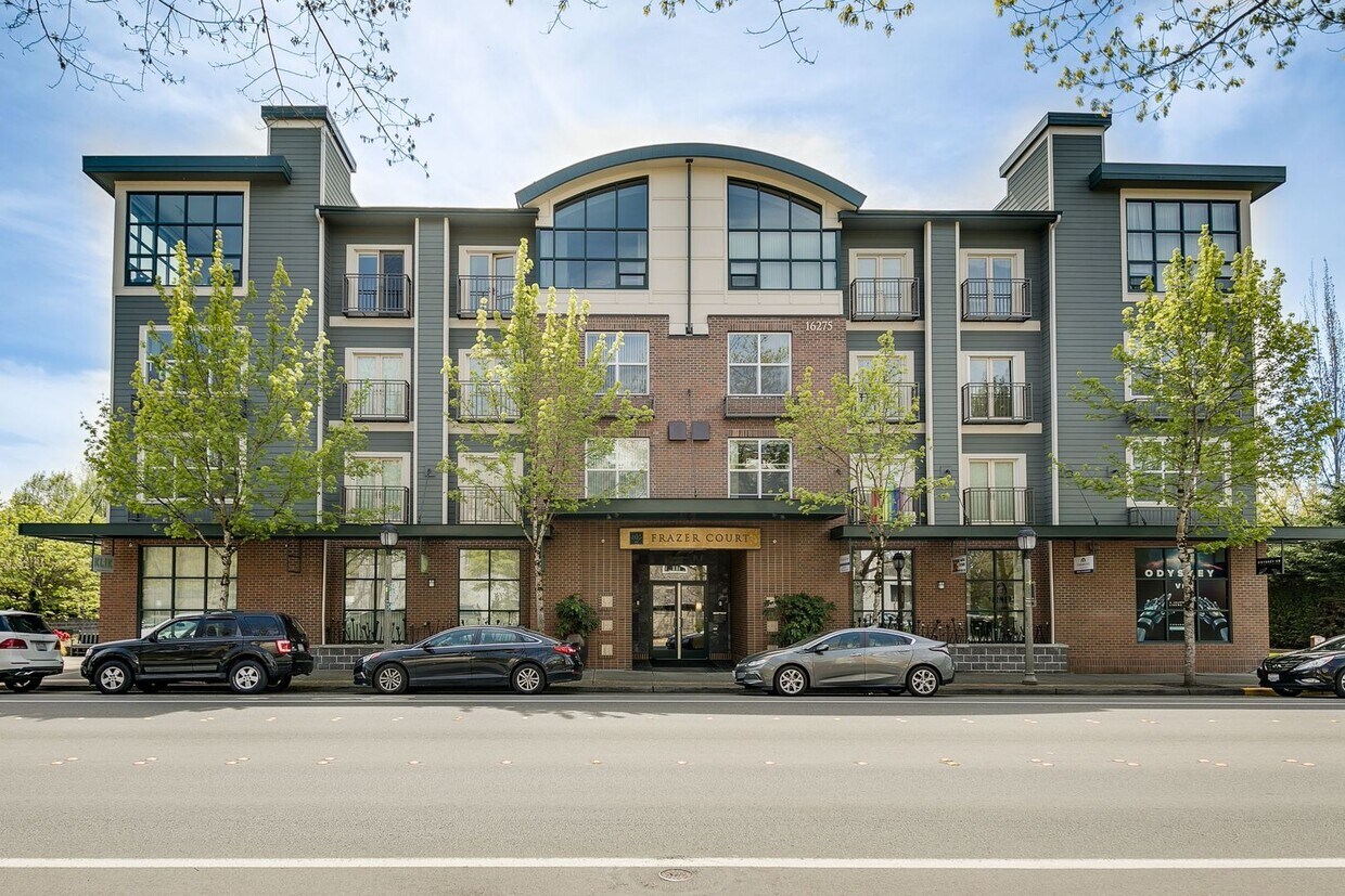 Foto principal - Spacious 2 bedroom Condo in Downtown Redmond