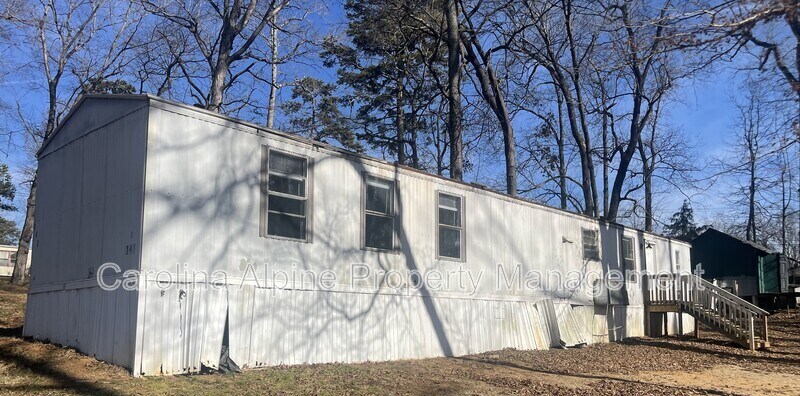 Foto principal - 143 Bluebird Ln