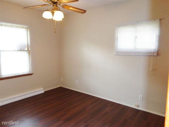 Foto del edificio - 1 br, 1 bath House - 120 S Cedar Ave