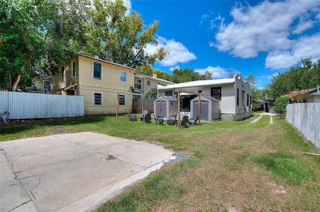 Foto del edificio - 728 Johnson Ave