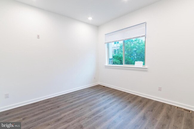 Building Photo - 3414 Haverford Ave