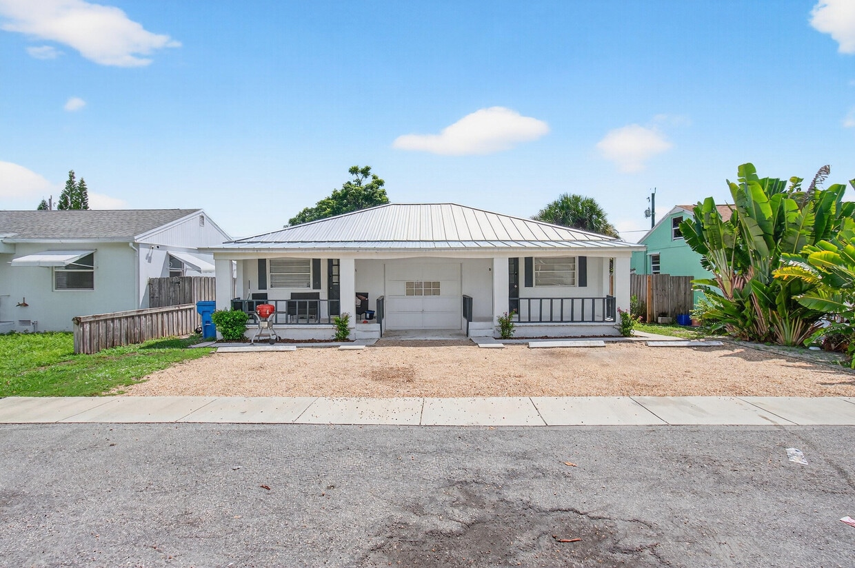 Primary Photo - 506 N Broadway