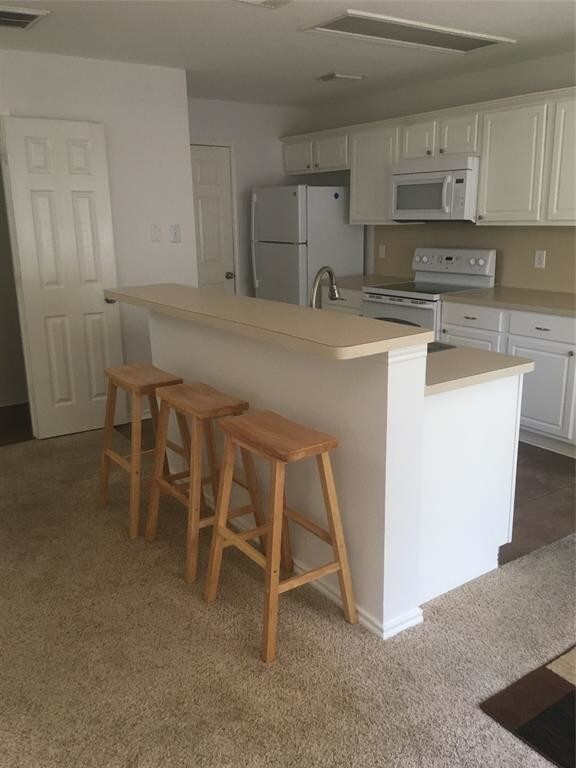 Building Photo - 111 N Villa Oaks Dr