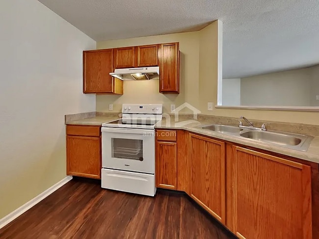 Foto del edificio - 916 Colonial Wy