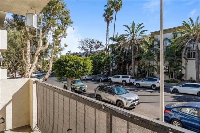 Foto del edificio - 8163 Redlands St