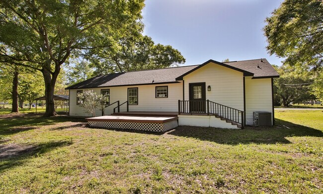 Building Photo - 6610 Crestridge St