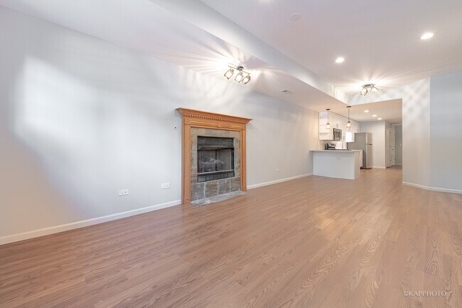 Building Photo - 333 S Leavitt St