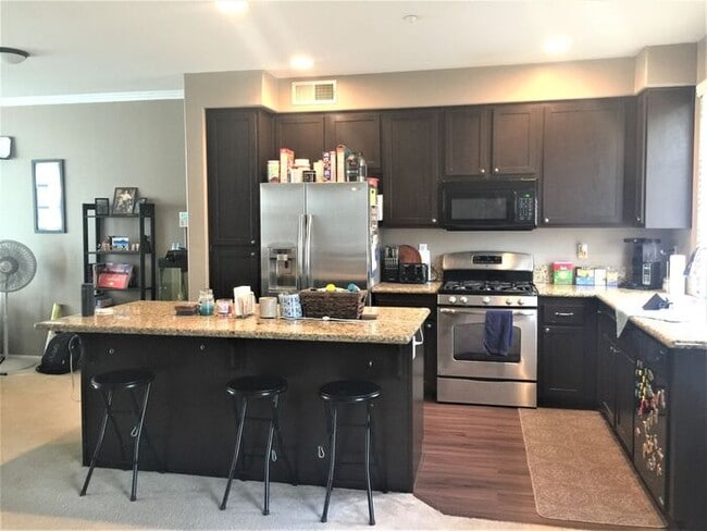 Building Photo - Paradise Walk Condo for Rent!
