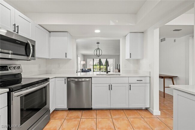 Foto del edificio - 400 Misty Pines Cir
