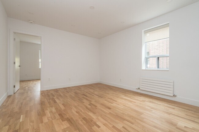 Photo du bâtiment - 1 Claude Ave