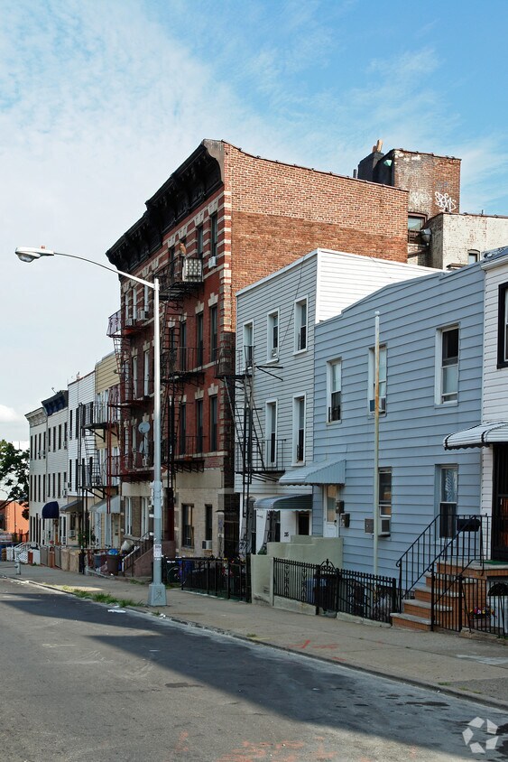 Primary Photo - 283 23rd St