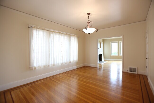 Foto del edificio - 2566-2568-2568 22nd Ave