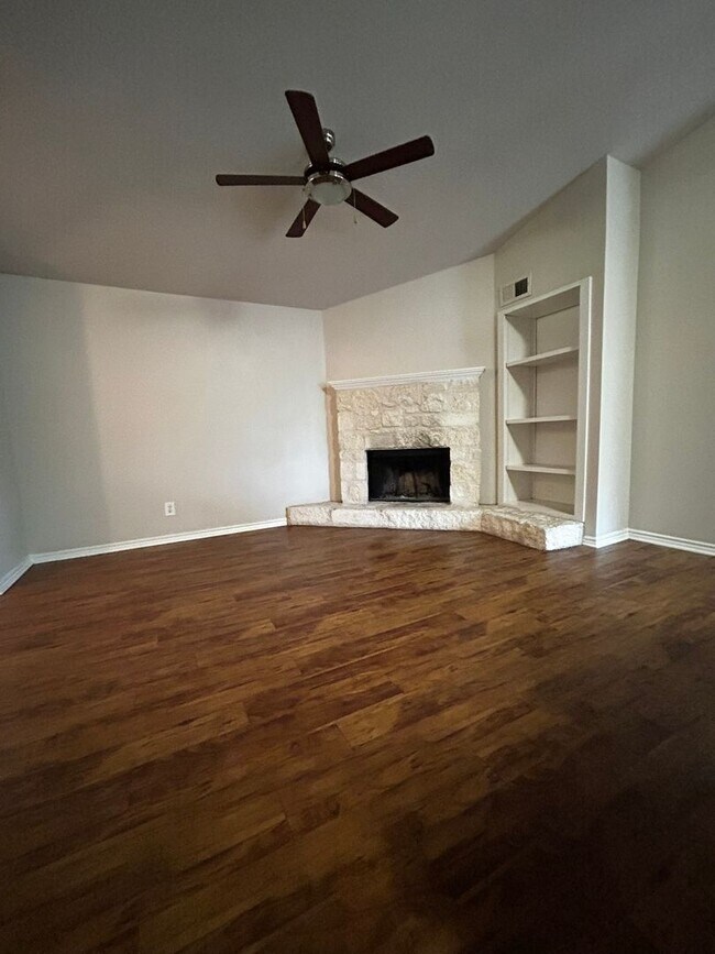 Building Photo - 6804 N Capital of Texas Hwy