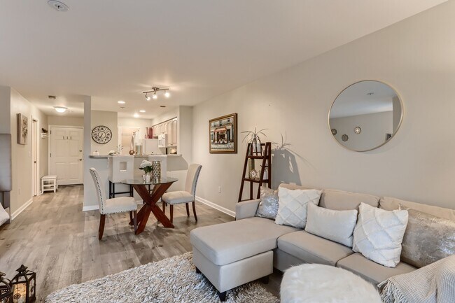 Foto del edificio - 2530 15th Ave W