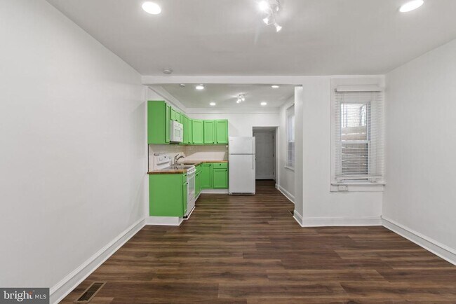 Building Photo - 6513 Allman St