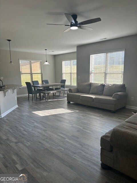 Foto del edificio - 2414 Quincy Loop