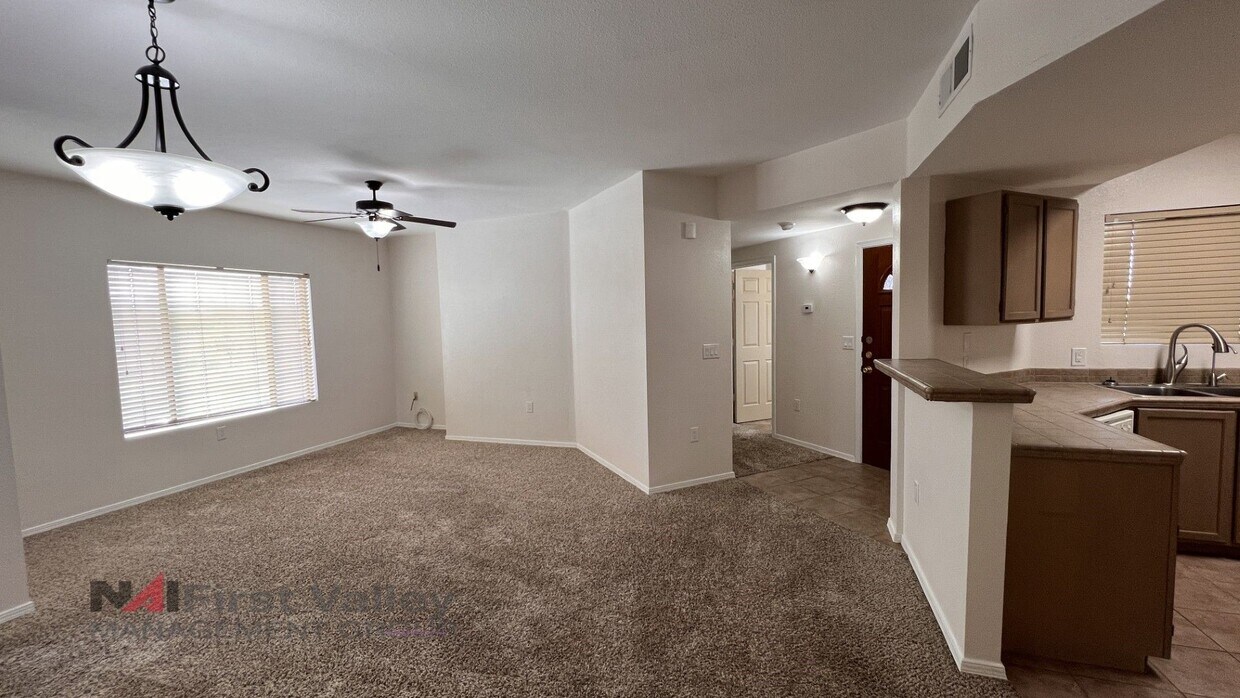 Foto principal - 2 Bedrooms, 2 Baths
