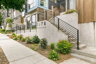 Building Photo - 3078 SW Avalon Way