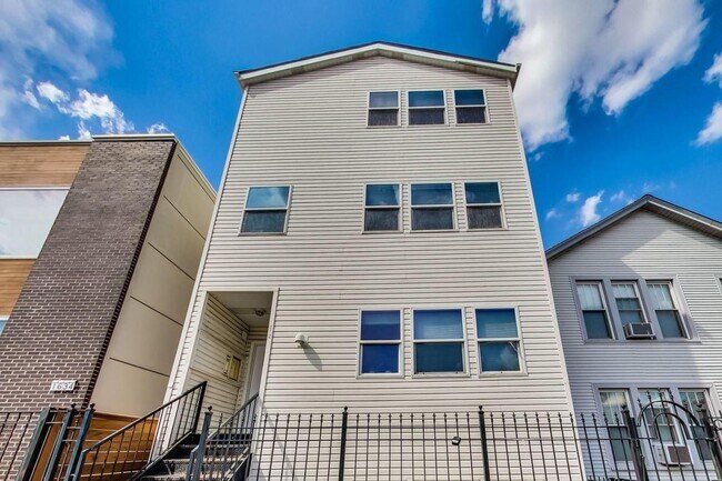 Foto del edificio - 1632 W Blackhawk St