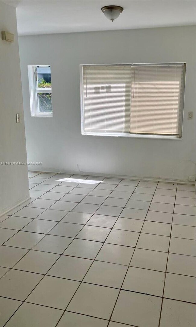 Foto del edificio - 7291 Gary Ave