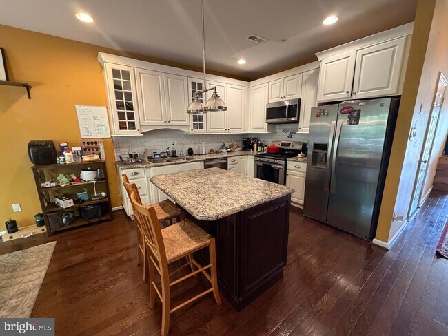 Foto del edificio - 2735 Keebler Ct