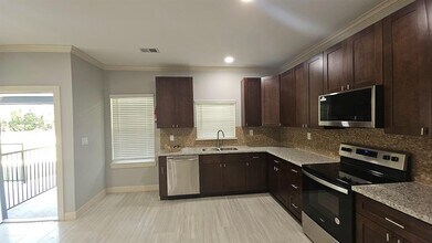 Building Photo - 5802 Twisted Pine Ct