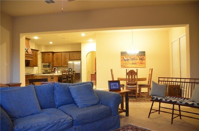Building Photo - 2260 Hidalgo Dr