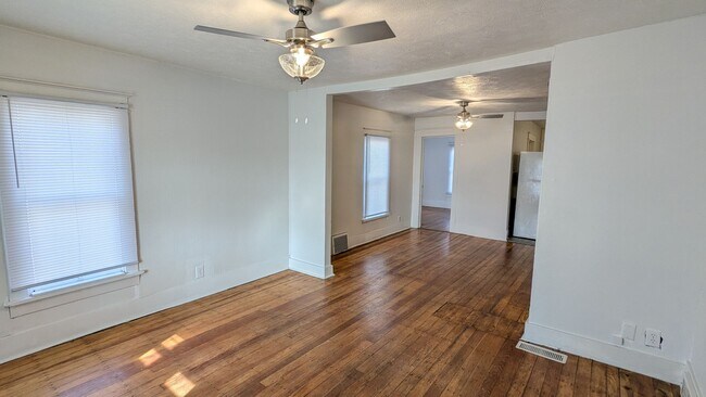 Foto del edificio - 3530 Ave A