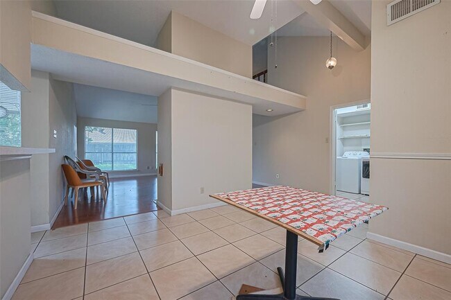 Building Photo - 3812 Redbud Dr