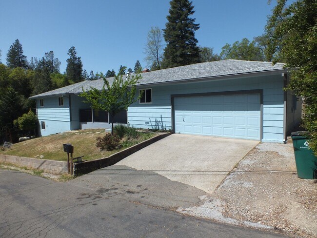 Foto del edificio - Remodeled 3/2 Placerville home near downtown and Marshall Medical!