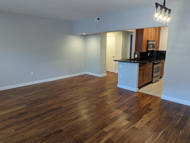 Sala de estar - 955 26th St NW