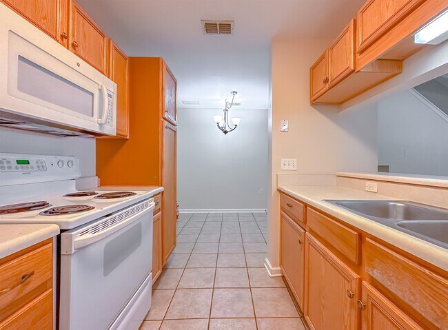 Foto del edificio - 2738 W Tharpe St