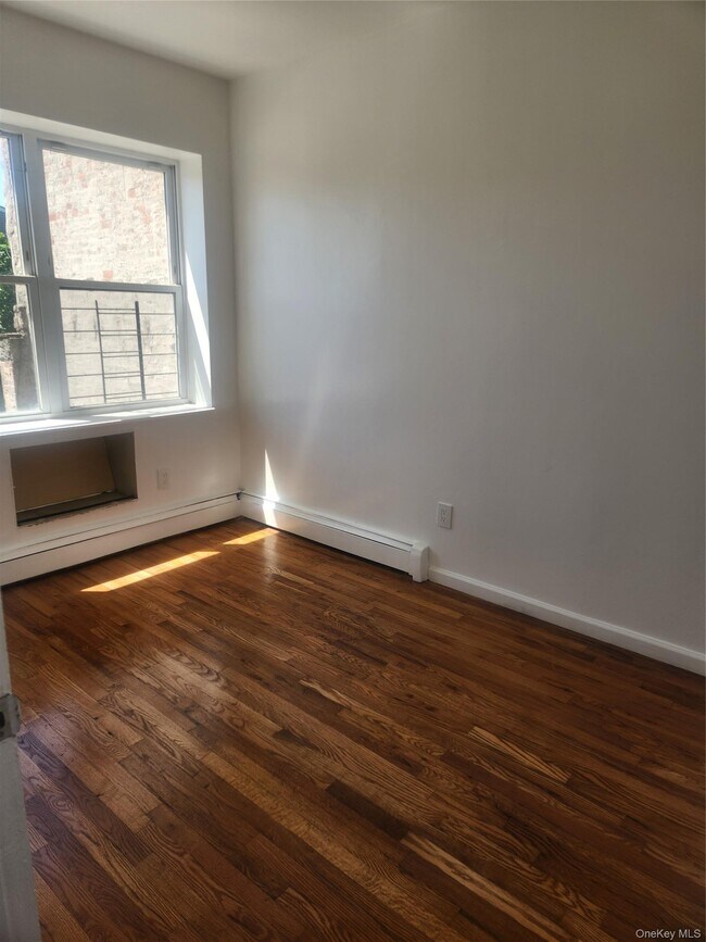 Foto del edificio - 448 Ashford St