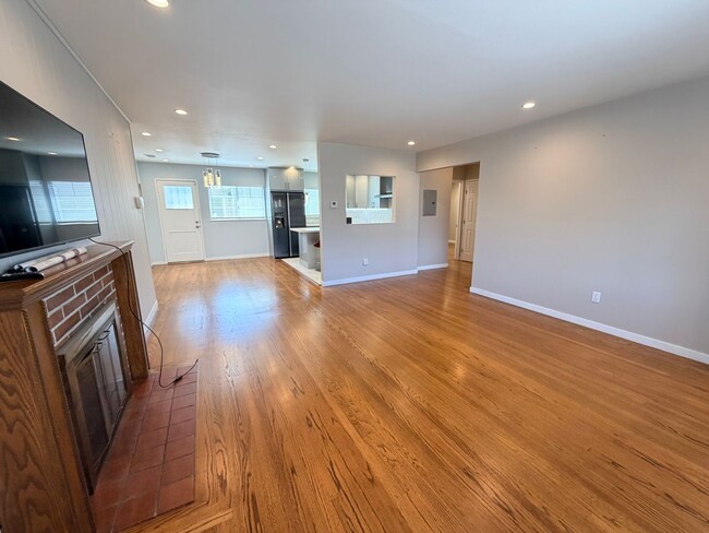 Building Photo - Updated 3Bed/2Ba Hayward Home with Designer Kitchen, Spacious Primary Suite & Large 2-Car Garage