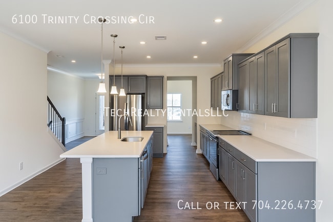 Building Photo - 6100 Trinity Xing Cir