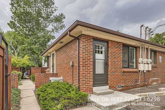 Building Photo - 526 Detroit St