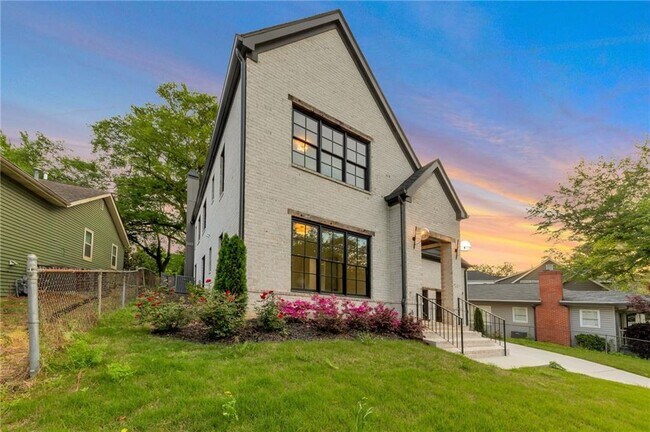 Building Photo - 1353 Sylvan Cir NE