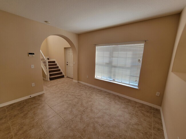Foto del edificio - 2223 Seven Oaks Dr