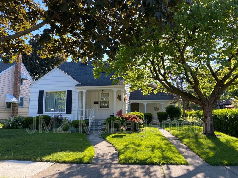 1991 Royal Ave, Berkley, MI 48072 House for Rent in Berkley, MI