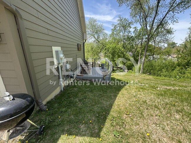 Building Photo - 1305 Flag Ave N