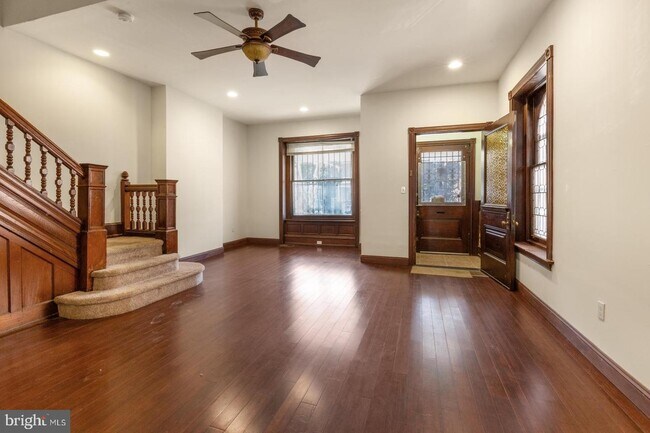 Building Photo - 4841 Cedar Ave