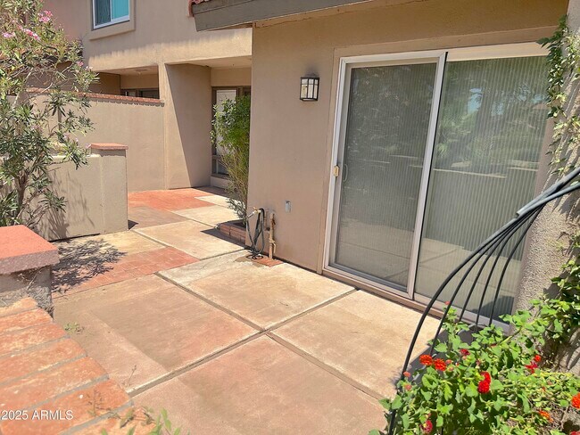 Building Photo - 7921 E San Miguel Ave