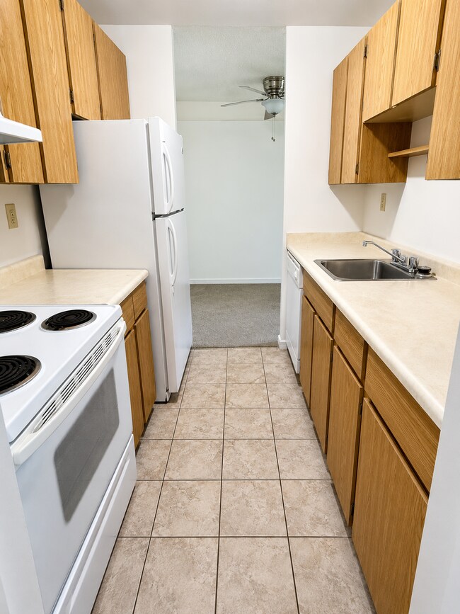 Photo du bâtiment - 2624-2624 Mill Woods Rd E