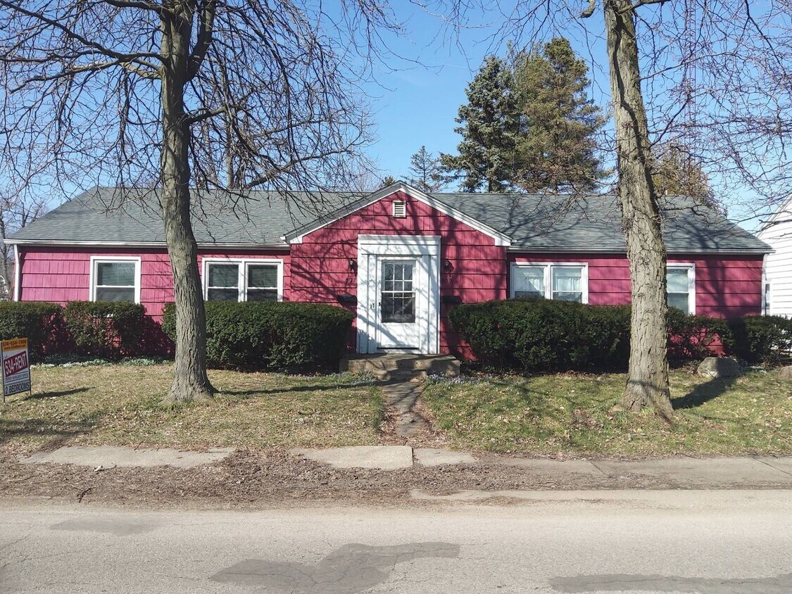 Primary Photo - $500 OFF FIRST MONTH RENT - 2 Bedroom Ranc...