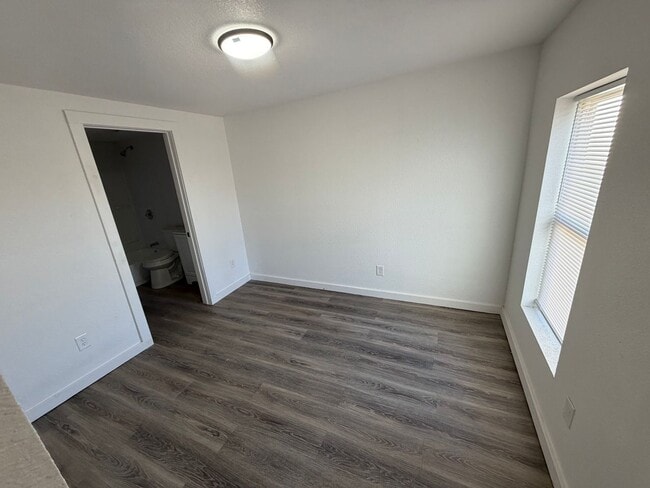 Building Photo - 3002 1st Pl