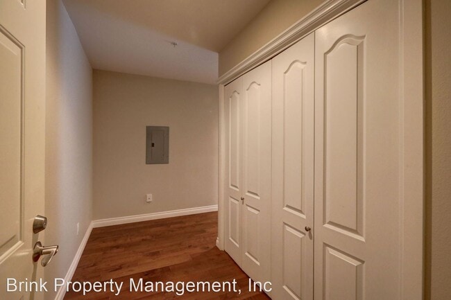 Building Photo - 2 br, 2 bath House - 717 E Denny Way #3B