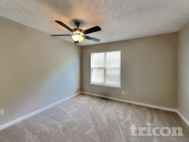 Building Photo - 1330 Ling Dr