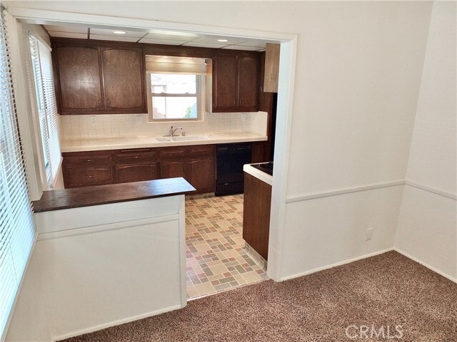 Foto del edificio - 5943 Greentop St