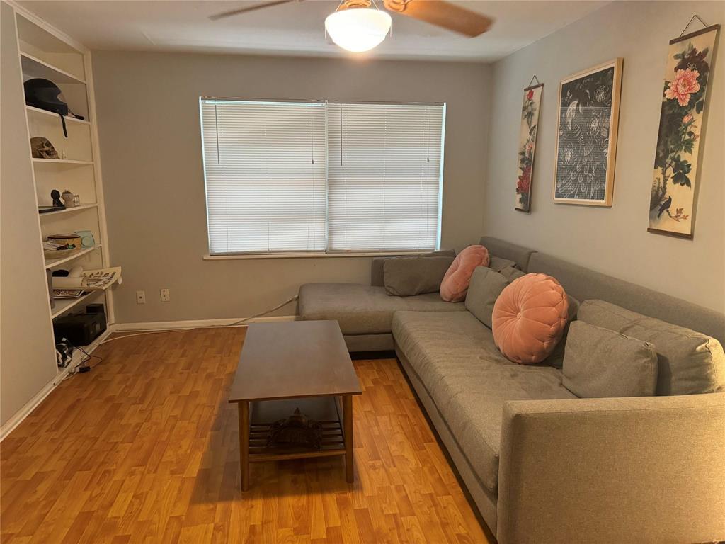 Foto principal - 4704 Red River St